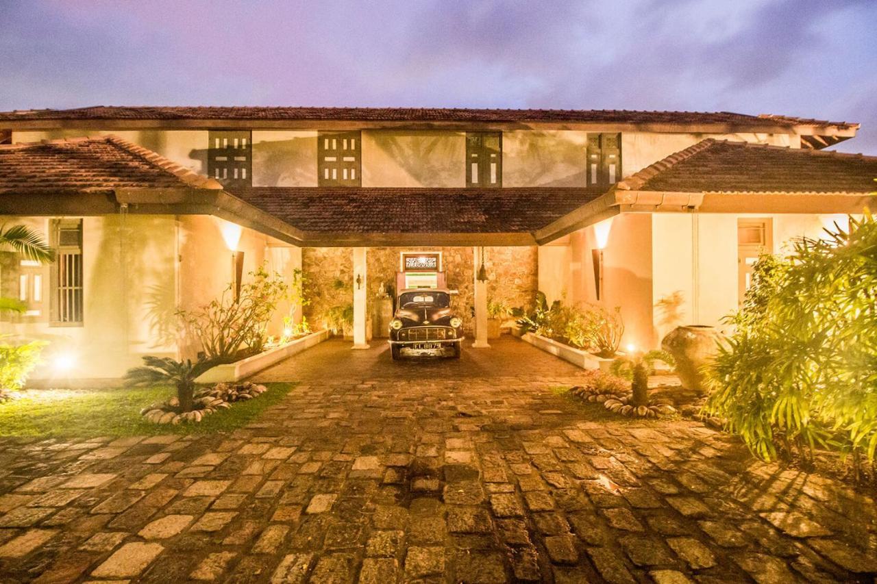 Villa Hundira Negombo Exterior photo